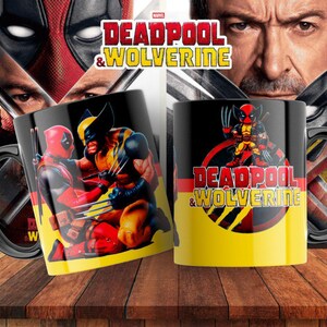Pu&ograve; includere: Due tazze da caff&egrave; nere con immagini di Deadpool e Wolverine. Una tazza presenta un'immagine di cartone animato di Deadpool e Wolverine che combattono. L'altra tazza presenta un'immagine di cartone animato di Deadpool e Wolverine con il testo "Deadpool & Wolverine".
