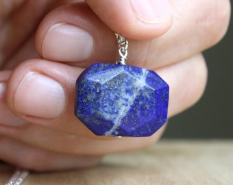 Lapis Lazuli Necklace for Solid Judgement and Inner Strength