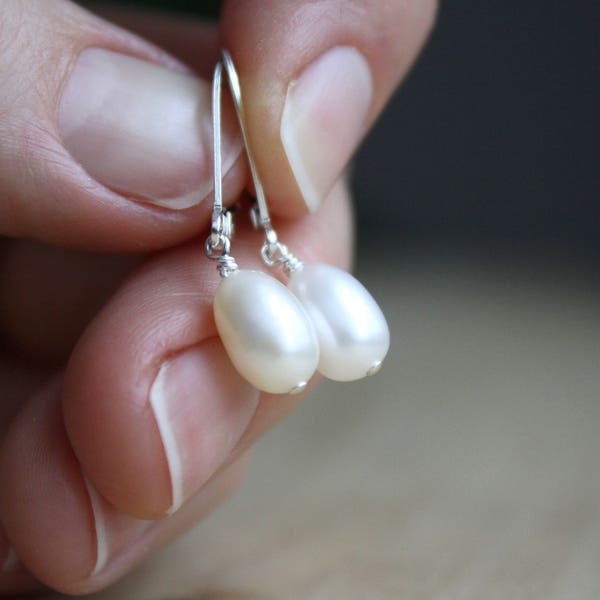 Drop Pearl Earrings . Leverback Pearl Earrings Dangle . Lever Back Sterling Silver Earrings . White Freshwater Pearl Earrings Drop