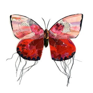 Impressão artística de borboleta vermelha: colagem de revista reciclada, Giclée