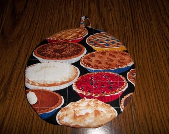 Baked Pies Quilted Hot Pad or Pot Holder Round Cotton Fabric Insulated Trivet 9 Inches