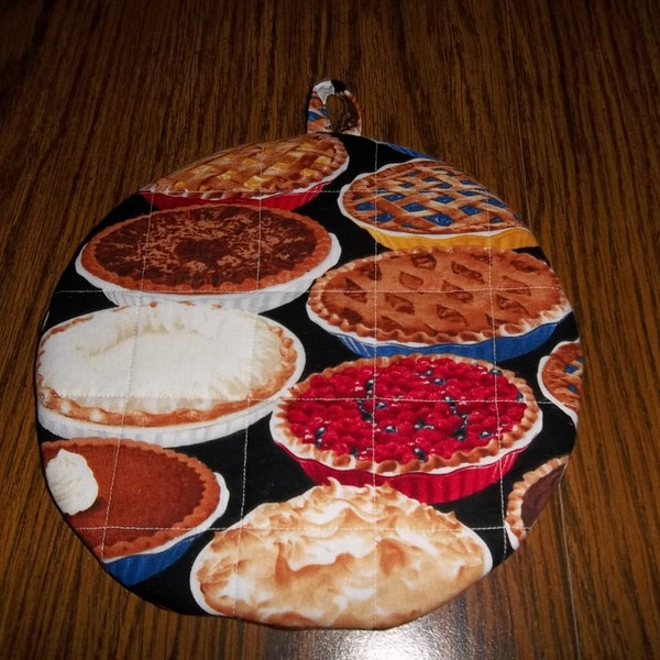 Baked Pies Quilted Hot Pad or Pot Holder Round Cotton Fabric Insulated Trivet 9 Inches