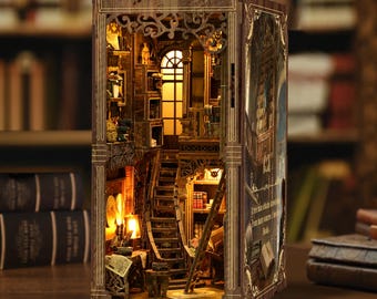 Vintage Madeline Old House in Paris Doll House. Working Door Bell