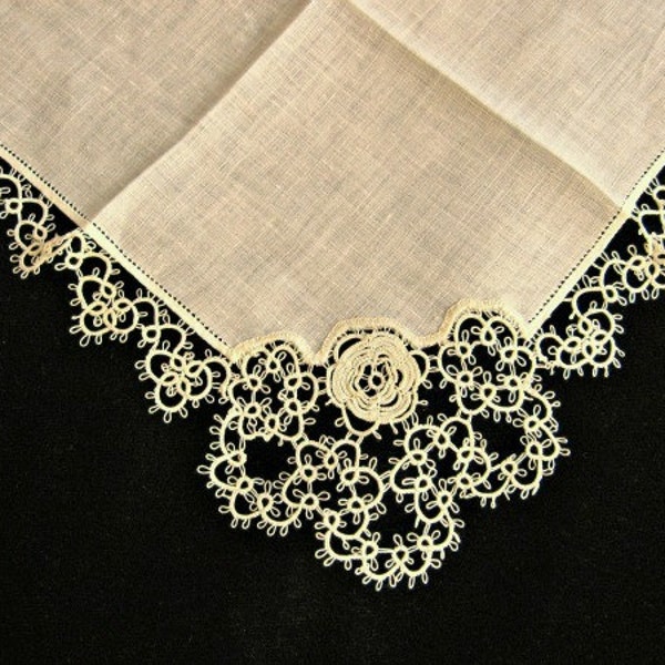 Vintage Ivory-White Wedding Handkerchief with Irish Rose and Lace Tatting by Hand