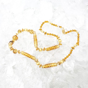 Unique piece! Vintage Murano glass necklace with handmade honey-colored pearls, decorated with gold leaf, Made in Italy jewel
