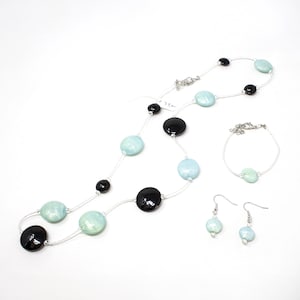 UNIKAT PARURE! Vintage Murano Glas Halskette, Armband und Ohrringe mit grünen und schwarzen handgefertigten Perlen, verziert mit Silberblatt