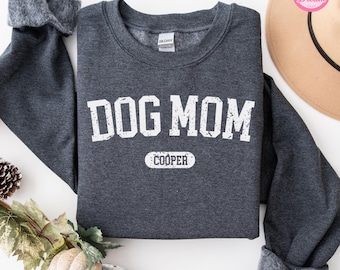 Custom Retro Dog Mom Sweatshirt, Custom Dog sweatshirt, Personalized Dog Mom Sweatshirt, Dog Mom Gift, Dog Mom Shirt, Dog Lover Sweatshirt.