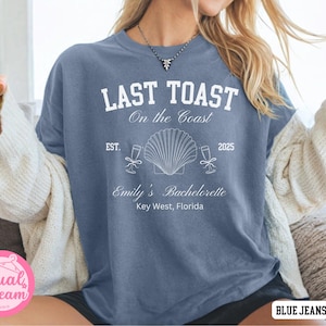Letzter Toast an der Küste Bachelorette Shirt, Strand Bach Party T-Shirt, personalisierte Brautjungfer Geschenk, benutzerdefinierte Muschel Hochzeit Shirt, Küstenthema