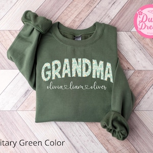 Floral Grandma Sweatshirt With Grandkids Names, Personalized Grandma Gift, Custom Grandma Sweater, Gift For Grandma Mother&#39;s Day,Grandmother