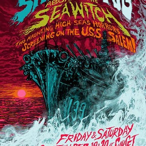 Könnte beinhalten: Ein Vintage-Filmplakat, das eine Vorführung von "Ghost Ship" und "The Fog" an Bord der USS Salem ankündigt. Das Plakat zeigt ein türkisfarbenes Schiff auf einem roten Ozean mit dem Text "Friday & Saturday September 19 & 20 at Sunset".