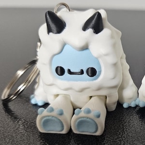 Yeti Fidget Toy – 3D Printed Articulated Figure | Flexi Desk Toy & Keychain Gift