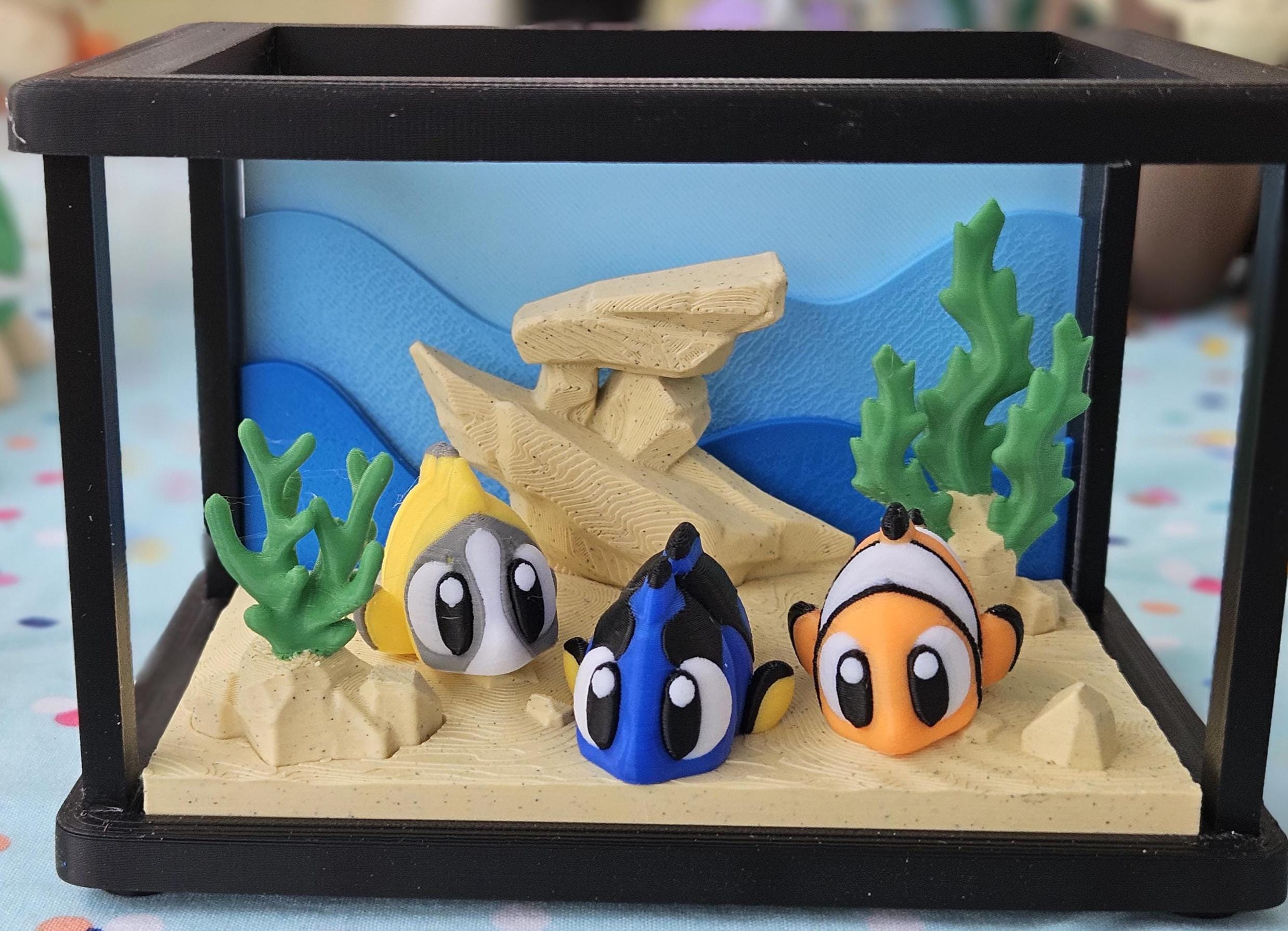 3D Printed Tropical Fish Tank Playset – Aquarium With Wiggly