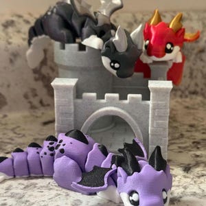 Articulated Dragon Fidget Toy, Fantasy Creature, Dragon Figurine, Castle Option, Desk Pet Bild 4