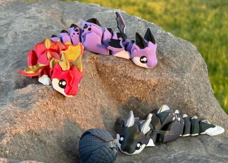 Articulated Dragon Fidget Toy, Fantasy Creature, Dragon Figurine, Castle Option, Desk Pet Bild 2