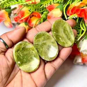 Nephrite Jade Worry Stone: Pocket Thumb Stone (40mm X 30mm)