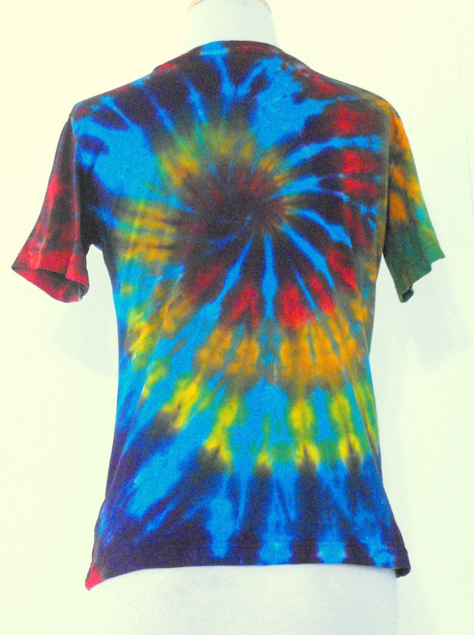 turquoise tie dye shirt