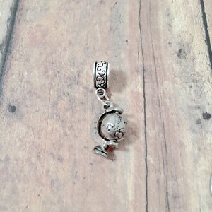 Globe pendant (1 piece) - globe charm, travel charm, world charm, globe gift, travel pendant, world pendant, globe pendant, travel gift