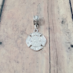 Firefighter pendant (1 piece) - firefighter jewelry, maltese cross jewelry, fire department jewelry, fireman jewelry, maltese cross gift