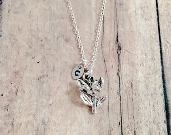 Lily initial necklace - lily jewelry, flower jewelry, garden jewelry, spring necklace, lily necklace, lily gift, spring jewelry, May jewelry
