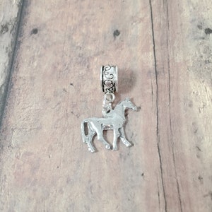 Horse pendant (1 piece) - horse jewelry, equestrian jewelry, horse gift, horse riding jewelry, horse gift, equestrian gift