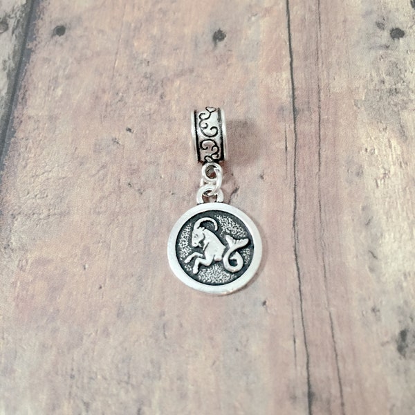 Capricorn pendant (1 piece) - silver Capricorn charm, goat charm, zodiac pendant, Capricorn gift, zodiac charm, astrology charm, zodiac gift