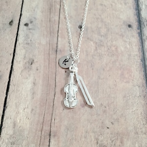 Violin and bow initial necklace - violin jewelry, music jewelry, violin necklace, music necklace, violin teacher gift, violinist jewelry