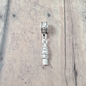 Ice cream cone pendant (1 piece) - ice cream jewelry, dessert jewelry, summer jewelry, dessert gift, ice cream cone gift