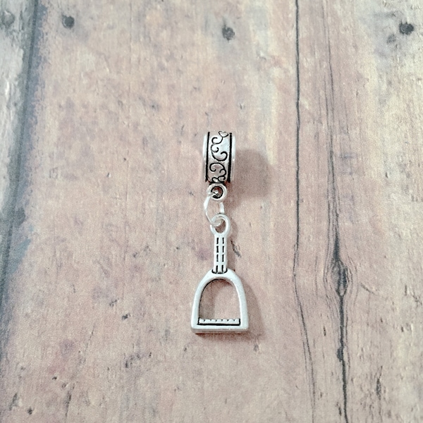 Stirrup pendant (1 piece) - silver stirrup charm, equestrian charm, horse riding pendant, stirrup gift, equestrian pendant, horse rider gift