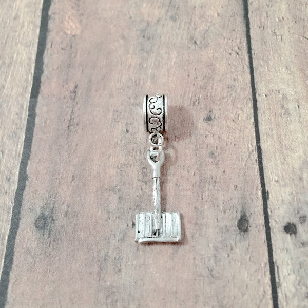 Snow shovel pendant (1 piece) - silver snow shovel charm, winter charm, snow charm, winter pendant, snow shovel gift, winter gift, snow gift