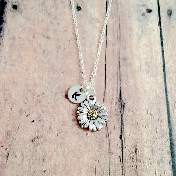 Daisy initial necklace - daisy jewelry, garden jewelry, wildflower jewelry, daisy pendant, spring jewelry, daisy necklace, daisy gift