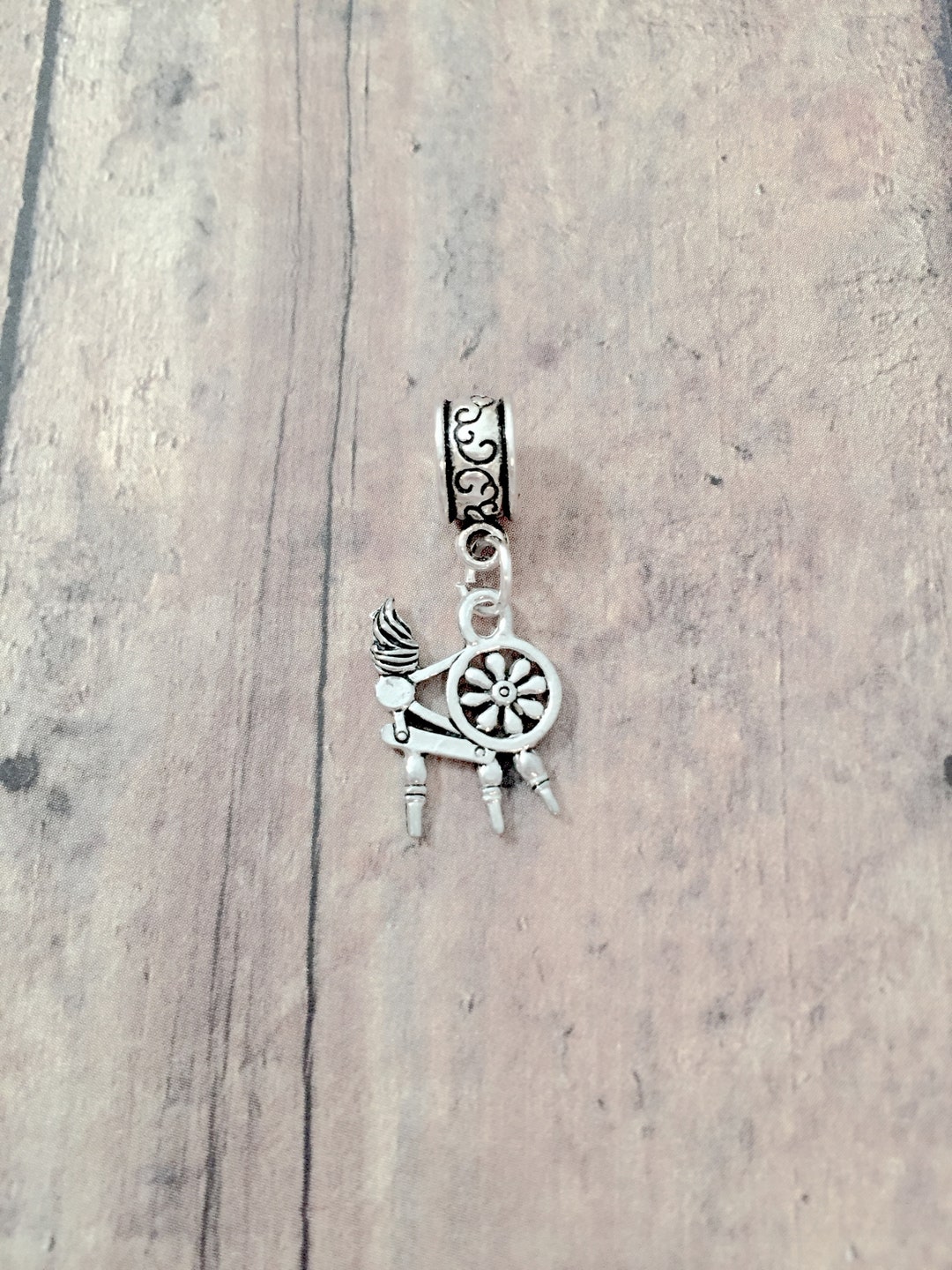 Spinning Wheel Pendant 1 Piece Silver Spinning Wheel Charm, Sewing