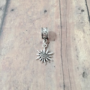 Edelweiss pendant (1 pc) - edelweiss jewelry, flower jewelry, edelweiss gift, Swiss jewelry, Europe flower pendant, flower gift