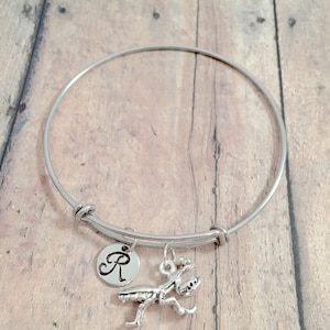 Praying mantis initial bangle - praying mantis jewelry, bug jewelry, insect jewelry, praying mantis bracelet, praying mantis gift, bug gift