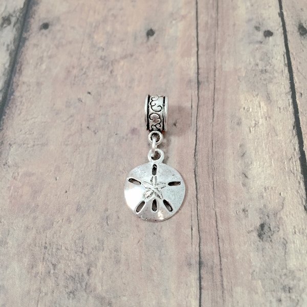 Sand dollar pendant (1 piece) - silver sand dollar charm, beach charm, ocean charm, sand dollar gift, beach pendant, ocean gift, beach gift