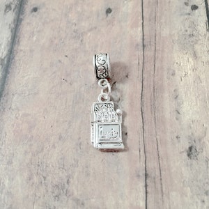 Slot machine pendant (1 piece) - slot machine jewelry, casino jewelry, Las Vegas jewelry, gambling jewelry, slot machine gift, Vegas pendant