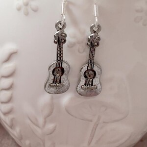 Guitar earrings - guitar jewelry, music jewelry, guitarist jewelry, guitar gift, music earrings, guitarist earrings