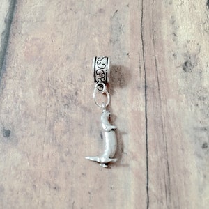 Otter pendant (1 piece) - otter jewelry, animal jewelry, otter gift, river pendant, cute animal pendant, sea otter gift