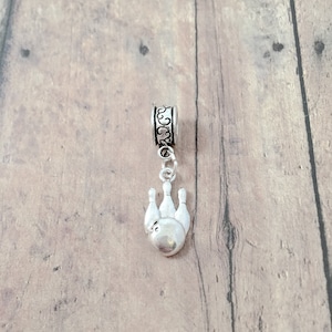 Bowling pins pendant (1 piece) - bowling pin jewelry, bowling jewelry, bowling gift, bowler jewelry, bowling team jewelry, bowling pin gift