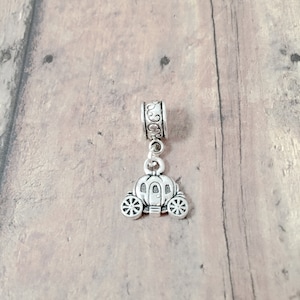 Pumpkin carriage pendant (1 piece) pumpkin carriage jewelry, princess jewelry, fairy tale jewelry, pumpkin carriage gift, princess pendant