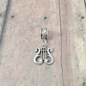Harp pendant (1 piece) - harp jewelry, music jewelry, string instrument jewelry, harp gift, music instrument pendant