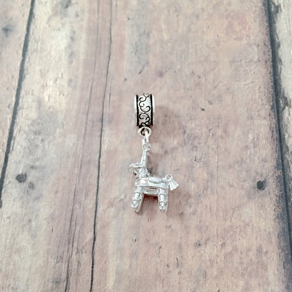 Llama pendant (1 piece) - silver llama charm, Peru charm, alpaca charm, silver llama pendant, Peru pendant, alpaca pendants, llama gift