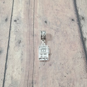 Slot machine pendant (1 piece) - slot machine jewelry, casino jewelry, Las Vegas jewelry, gambling jewelry, slot machine gift, Vegas pendant