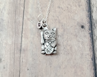 Lucky cat initial necklace - lucky cat jewelry, Maneki-neko jewelry, Japan fortune cat jewelry, lucky cat necklace, Maneki-neko necklace