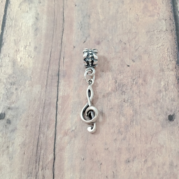 Treble clef pendant (sterling silver) - silver treble clef charm, music charm, band charm, music pendant