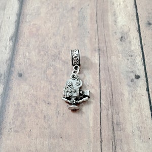 Movie camera pendant (1 piece) - movie camera jewelry, movie pendant, actor jewelry, movie charm, director jewelry, actor gift, movie gift