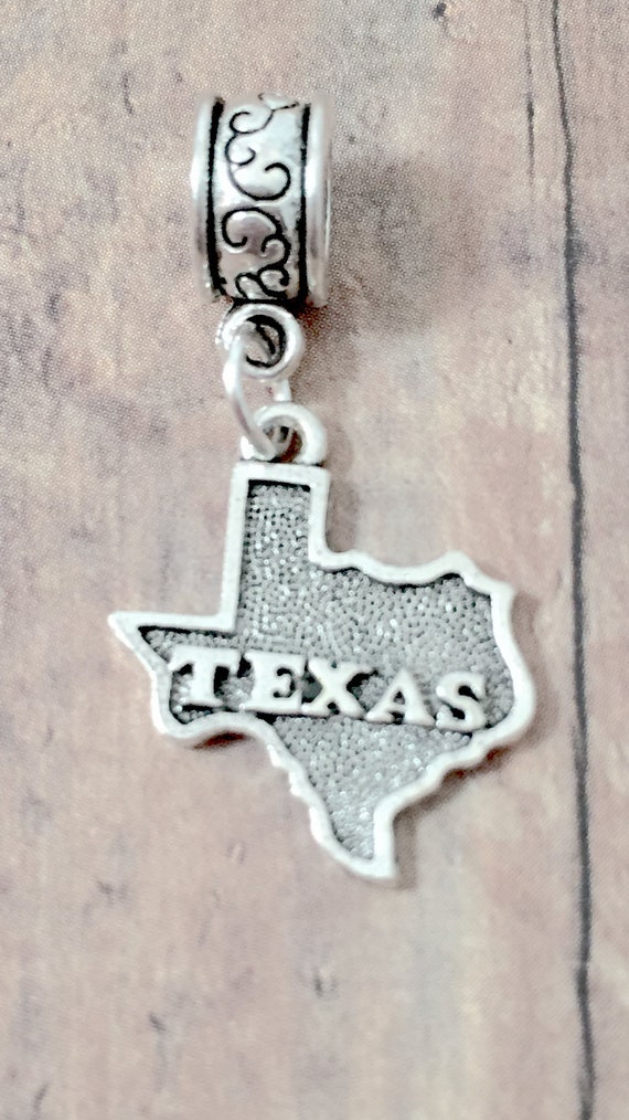 2 Texas Charm Pendants – Detailed Lone Star State Charms In Antiqued Silver Tone