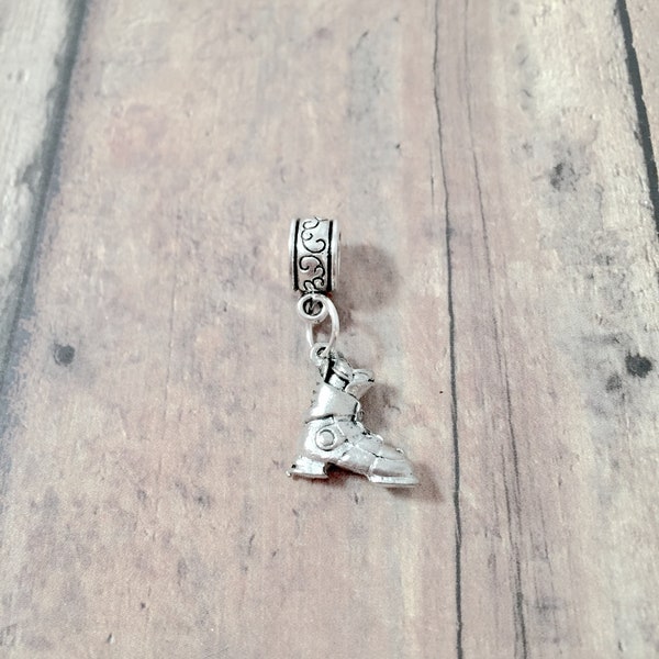 Ski boot pendant (1 piece) - silver ski boot charm, ski charms, skiing gift, sports charm, skiing pendant, skier pendant, ski boot gift