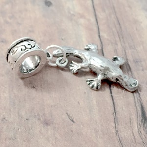 Platypus pendant (1 piece) - platypus jewelry, Australia jewelry, platypus gift, Australia pendant, Aussie jewelry, Australia gift