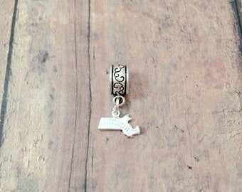 Small Massachusetts pendant (1 piece) - Massachusetts jewelry, state jewelry, USA pendant, state gift, Massachusetts gift, USA gift