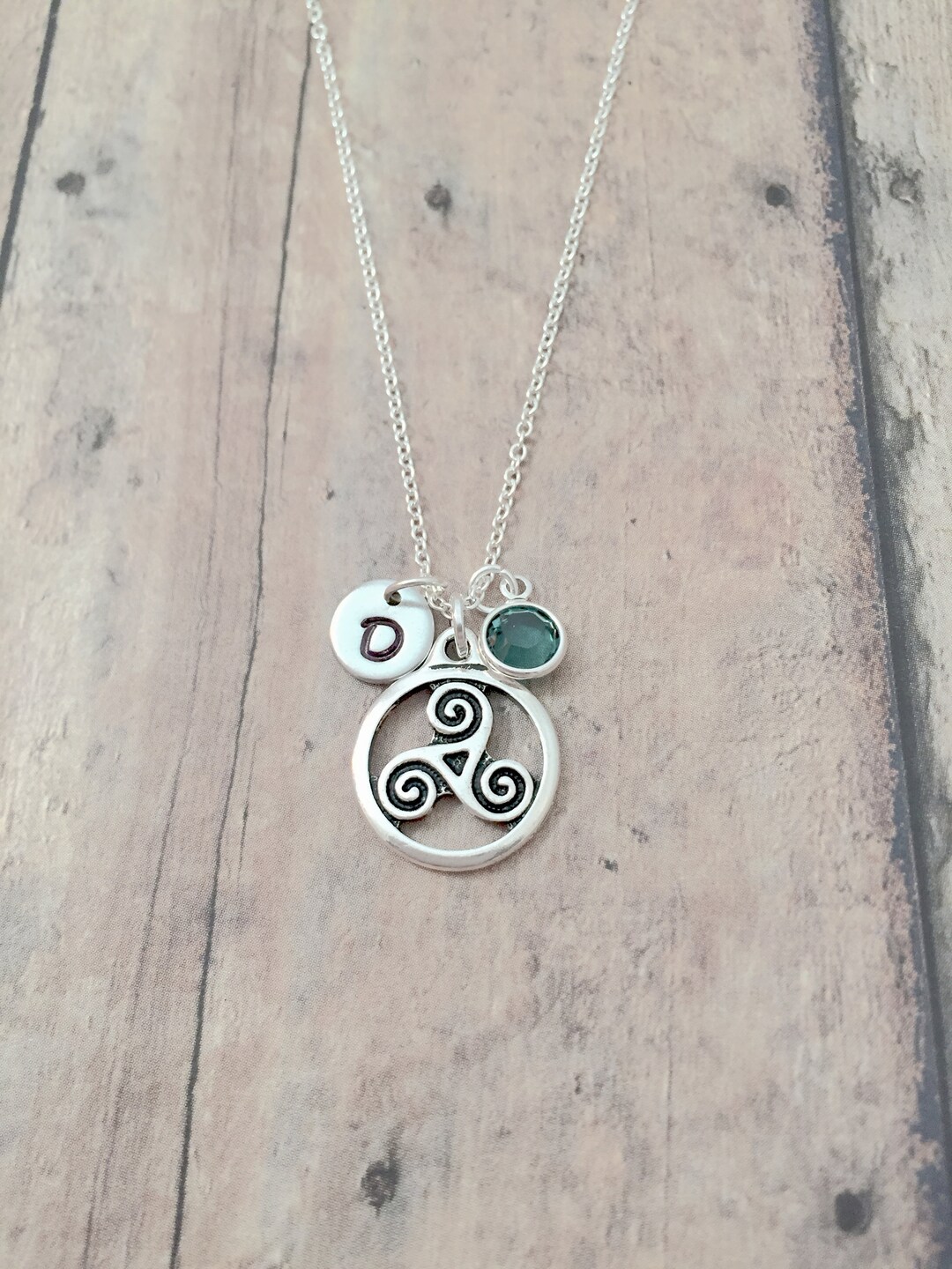 Collier Triskel en acier inoxydable – Élégance celtique – Ma Fleur de vie